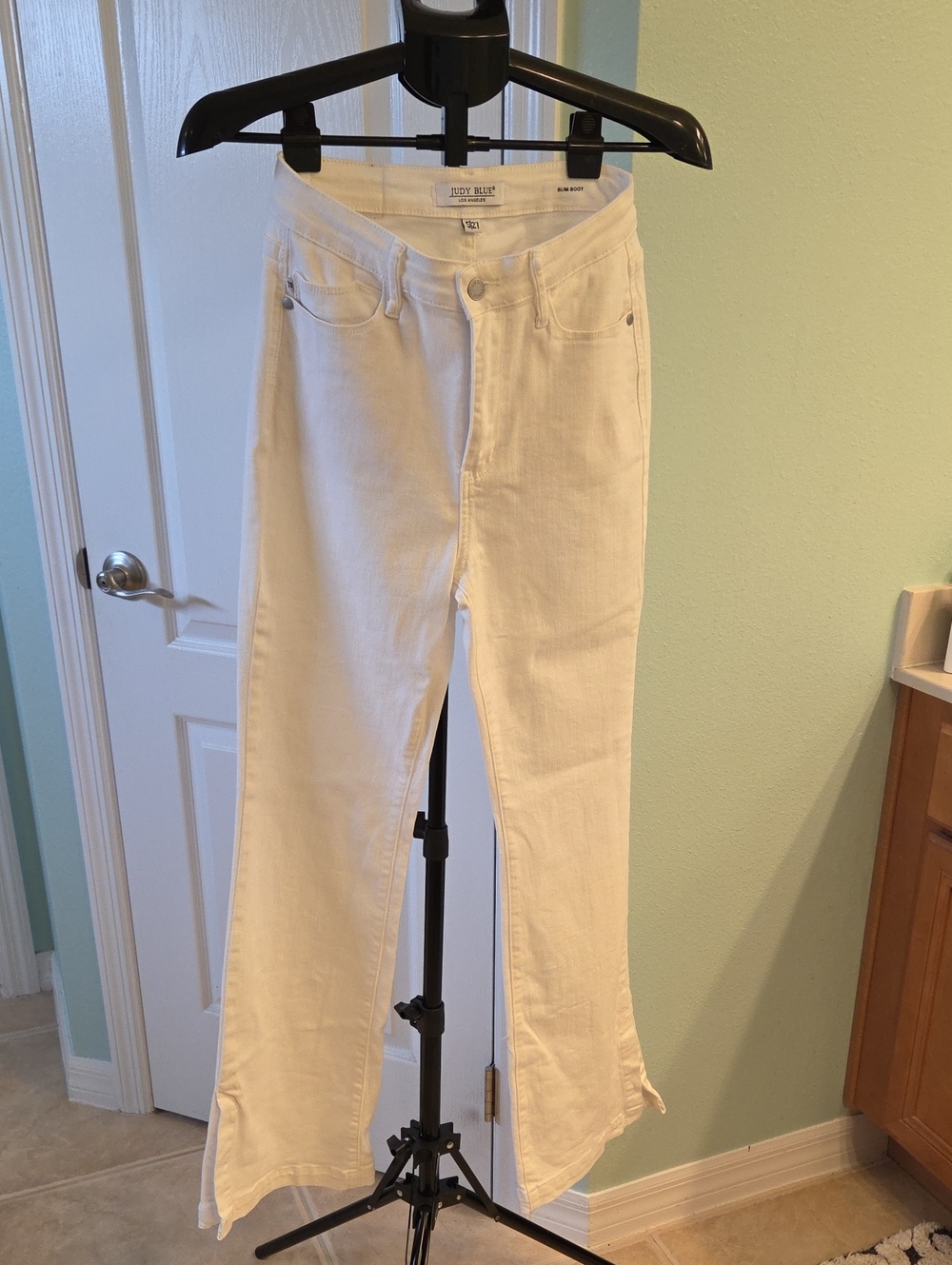 Judy Blue White Slim Boot Cut Jeans